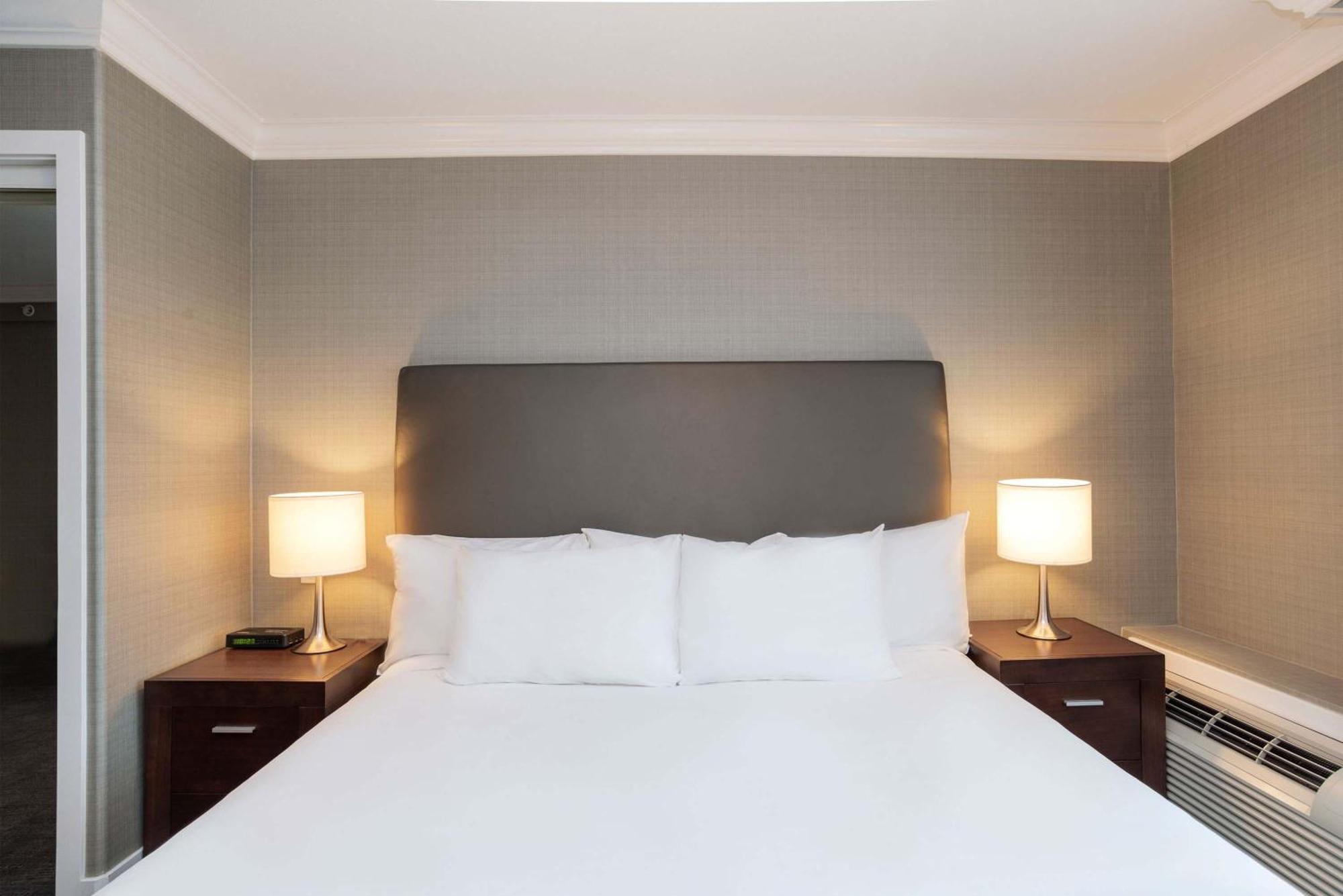 Studio Suite, 1 King Bed, Kitchenette,1742651360:JPEG